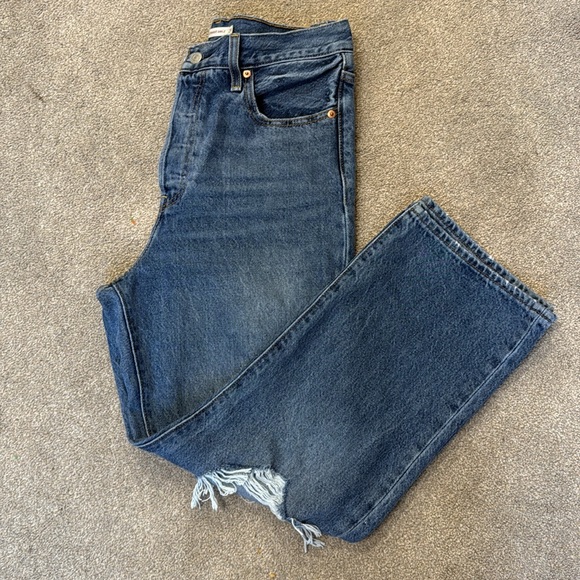 Levi’s Medium Wash Distressed Ribcage Straight Ankle Jeans Size 29 - Picture 1 of 7